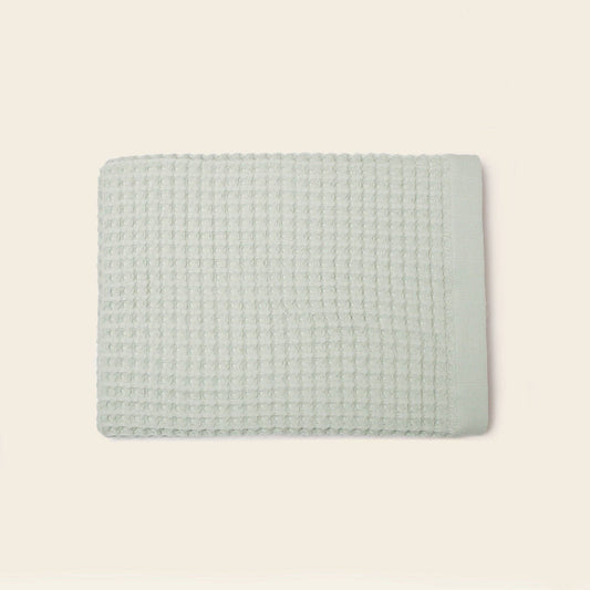 Organic Weightless Waffle Bath Towel: Aloe / Individual