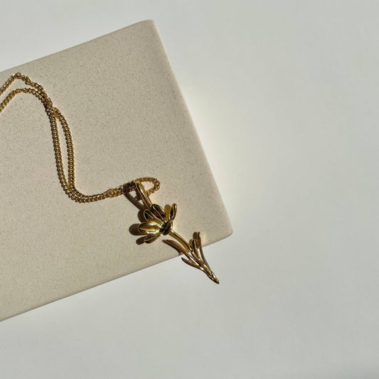 Crocus Necklace - Gold